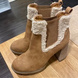 Dolce Vita Platform boots with heel. Perfect condition